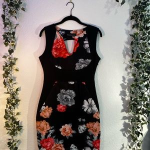 FORMAL DRESS -  SIZE: M - COLOR: BLACK - FLORAL PATTERN- BRAND: FANTAIST
